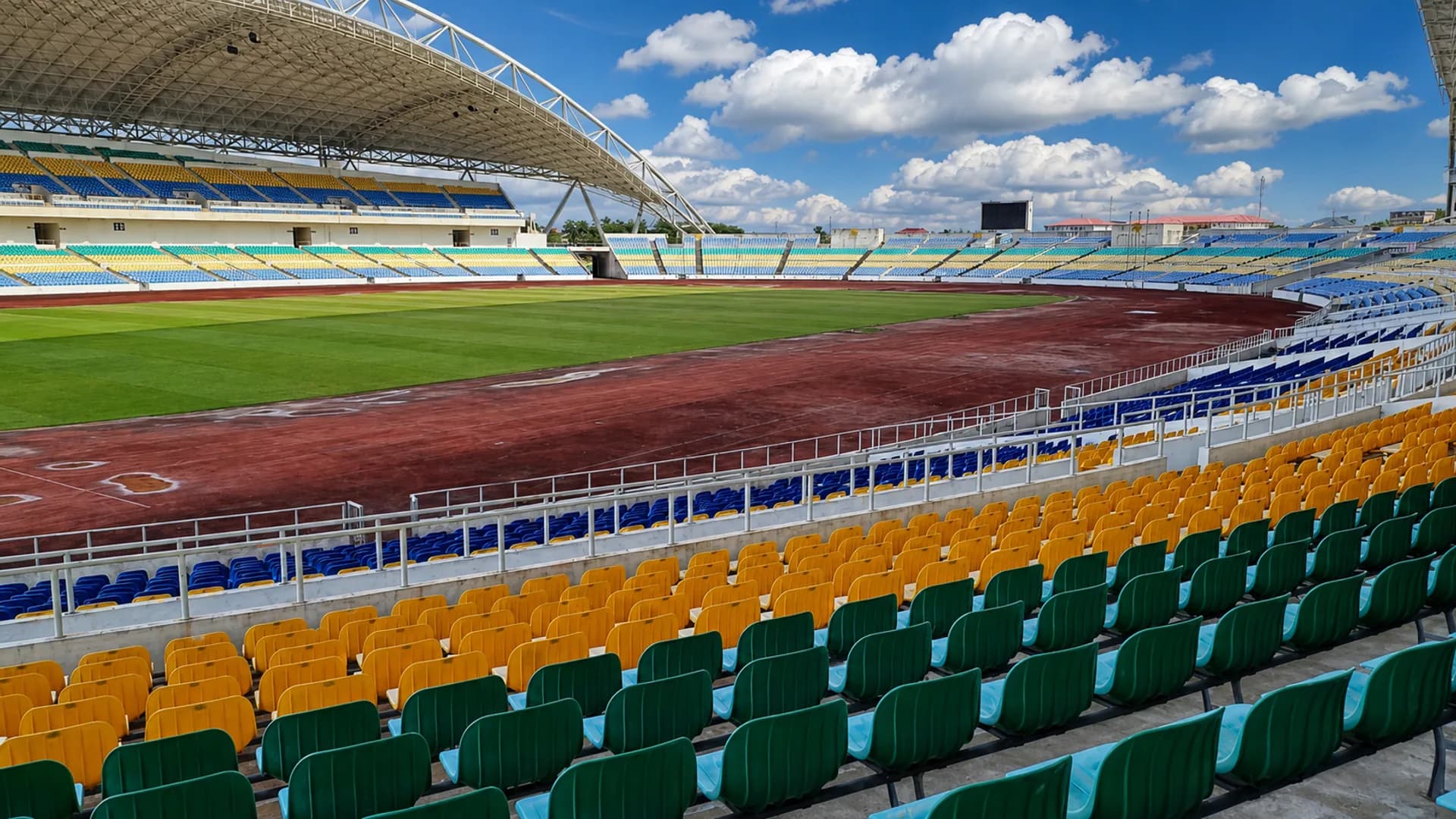 Vue intérieure du Stade de l'Amitié d'Akanda
