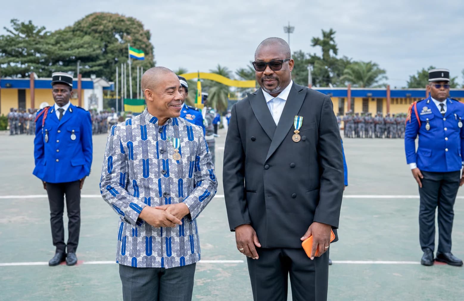André Rimzoure lors d'une cérémonie institutionnelle au Gabon