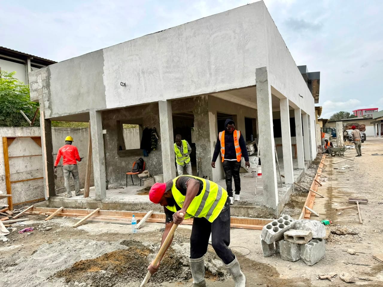 Équipe Rimzoure pendant une phase de construction