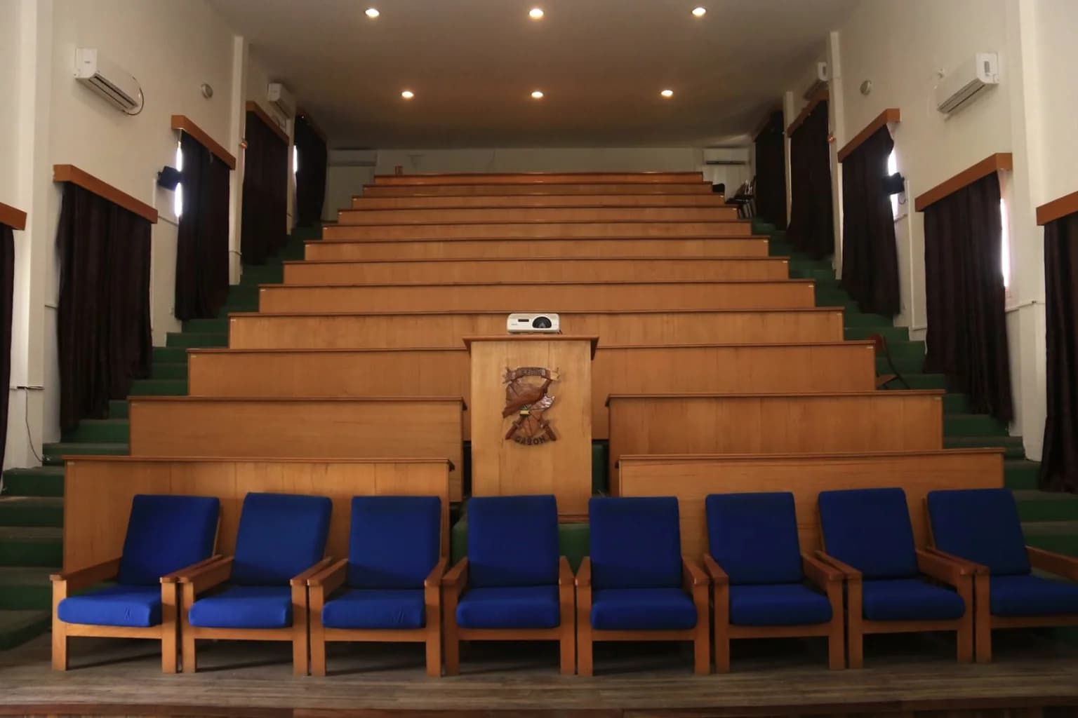 Amphithéâtre rénové de l’École d’État-major de Libreville